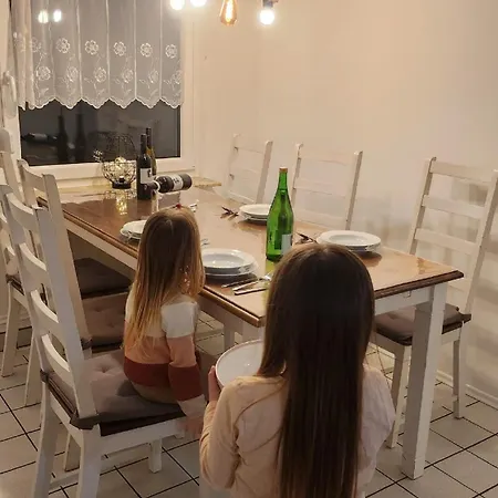 Lejlighed Familienreich Viel Platz Zum Wohlfuehlen *